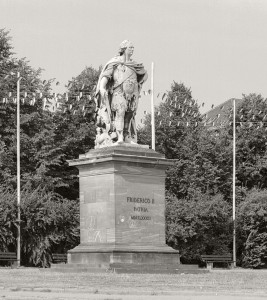 Standbeeld van Landgraaf Friederich II von Hessen-Kassel op de Friederichsplatz te Kassel